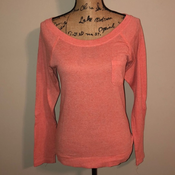 Peach 🍑 sweater - Picture 1 of 3